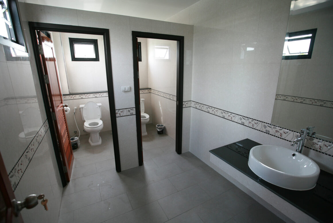 Building-54-04 อาคารคลังสินค้าและสำนักงาน 3 ชั้น บริษัทเวอธี่ สปริริต จำกัด