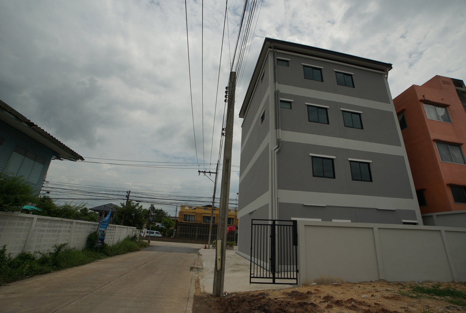 โครงการจัดสรร-03-02 อาคารพาณิชย์ 3.5 ชั้น